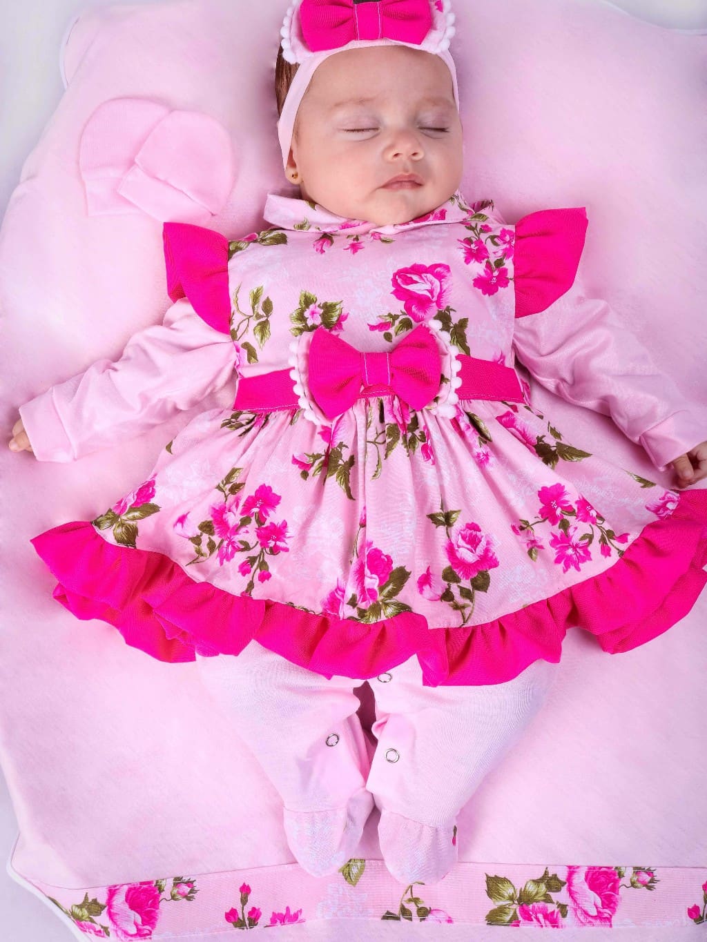 Saída Maternidade Menina Pompom Floral Salmão 05 Peças Roupa de Bebê Menina